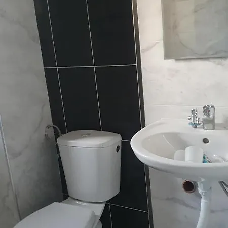 Captain Niko Lägenhet *