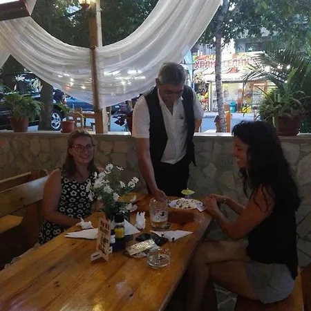 Captain Niko 아파트