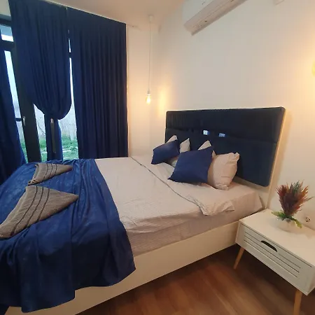 Captain Niko Apartament *